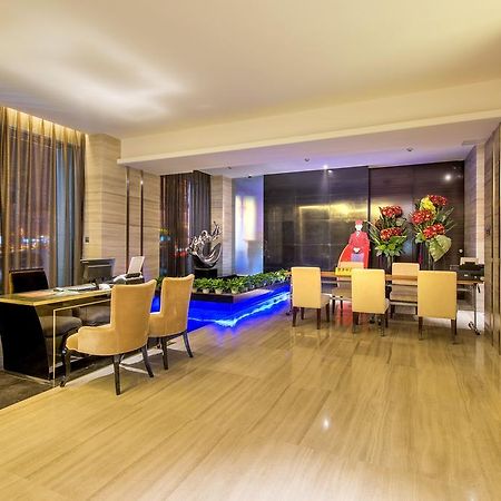 Longda Hotel Changchun Esterno foto